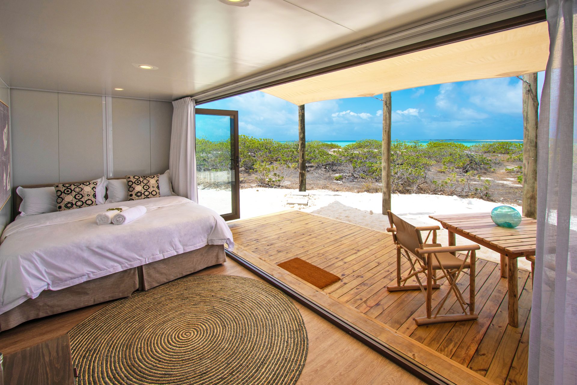 Cosmoledo beach cabana, Wizard Island, Seychelles