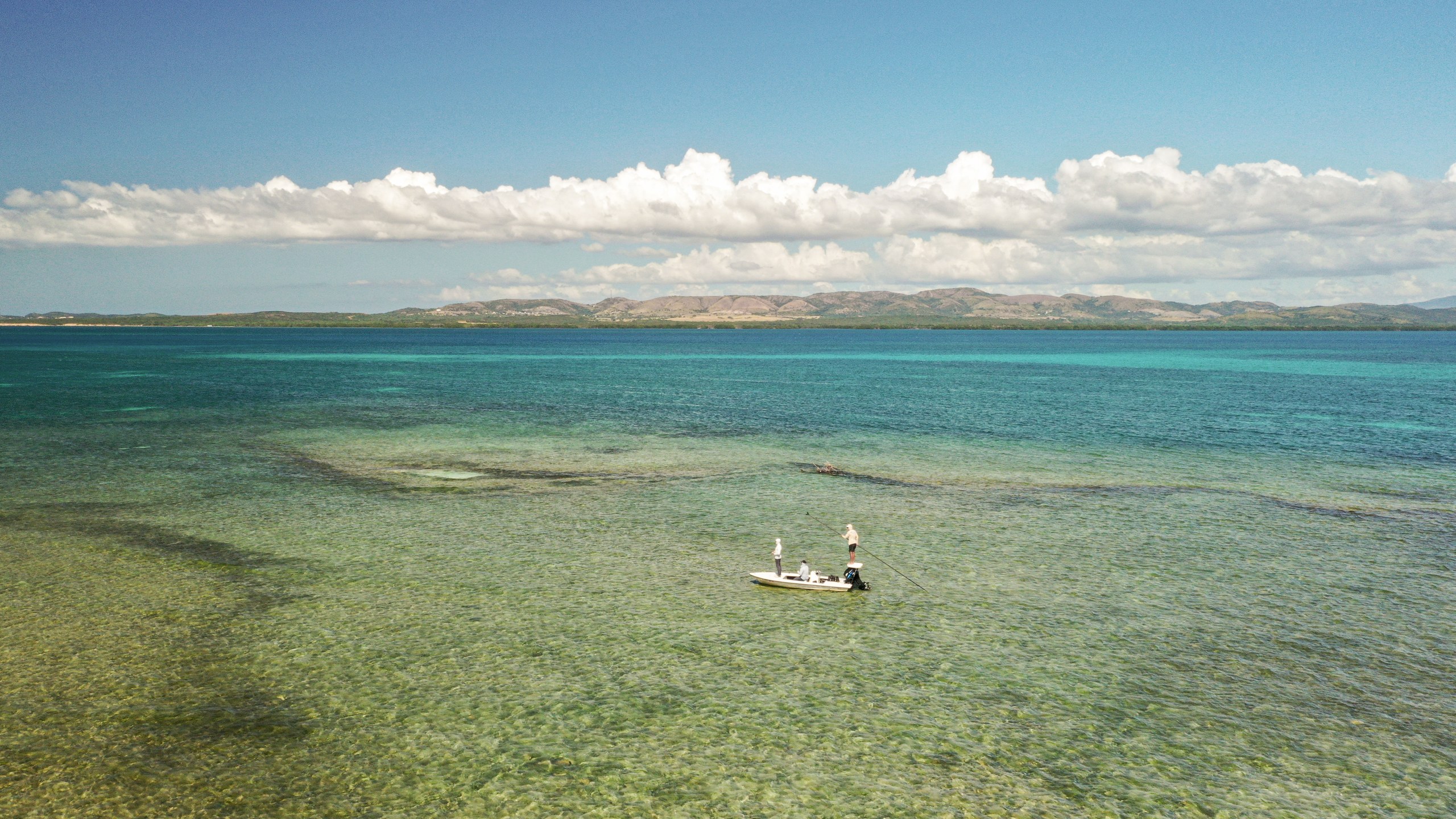 Fly fishing skiff on clear Puerto Rico flats — No Name Fly Lodge