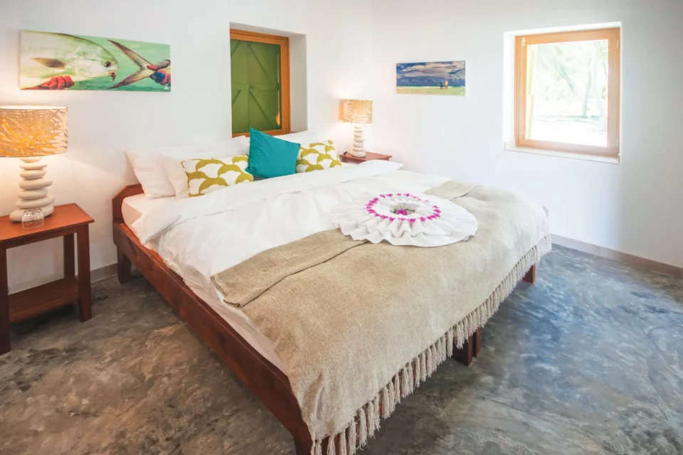 Bedroom with garden view — Astove Atoll, Seychelles
