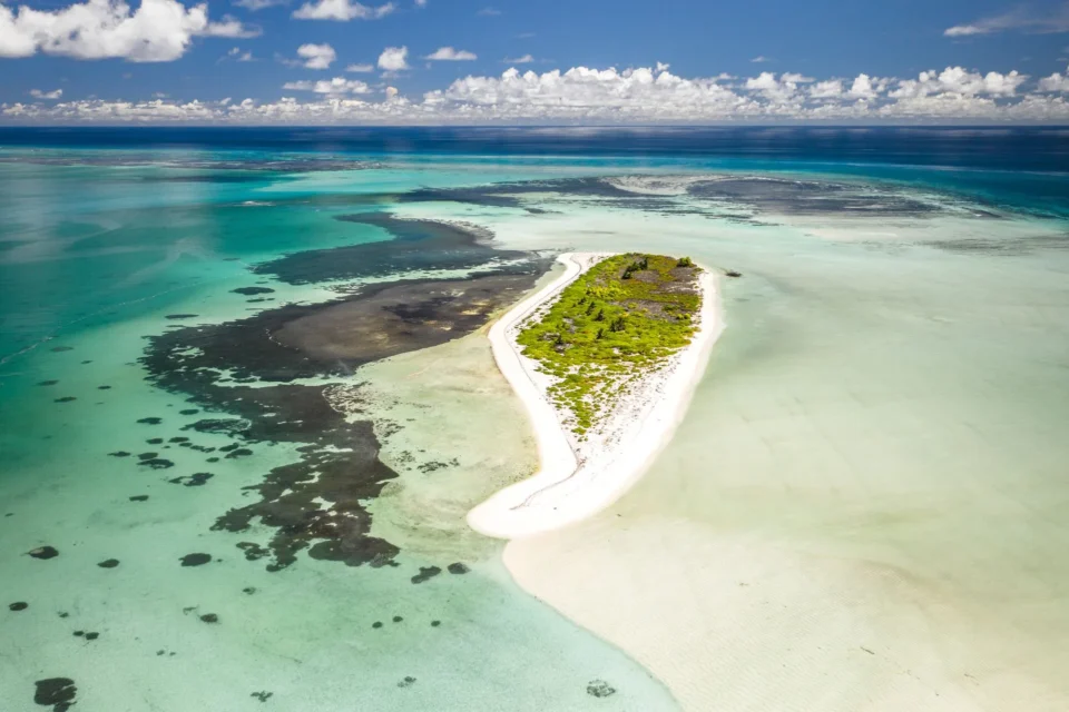 Aerial of a sand island on the flats — Farquhar Atoll, Seychelles