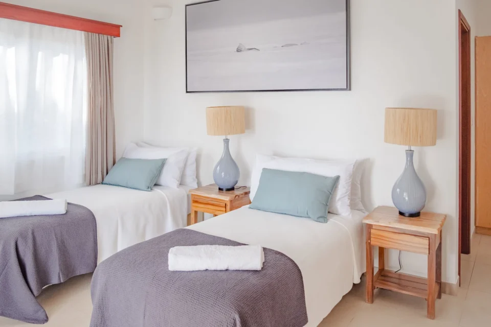 Twin bedroom in the lodge — Farquhar Atoll, Seychelles