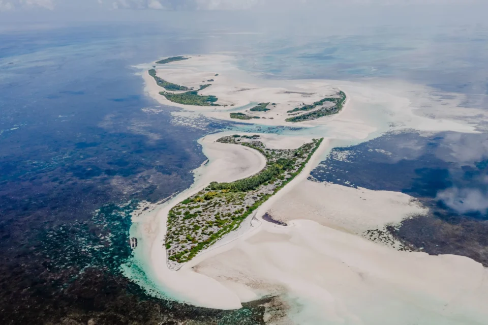 Aerial of the atoll and turquoise lagoon — Providence Atoll, Seychelles